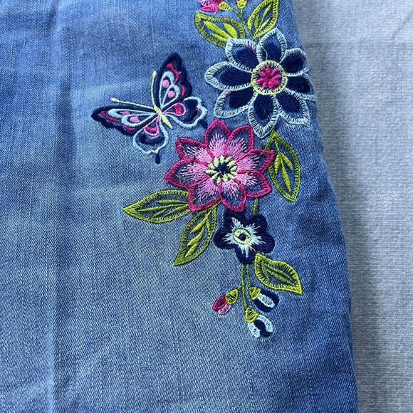 Alfred Dunner Jeans Women Petite 8P Capri Pull On Embroidered Stretch Boho NWT - Picture 4 of 8